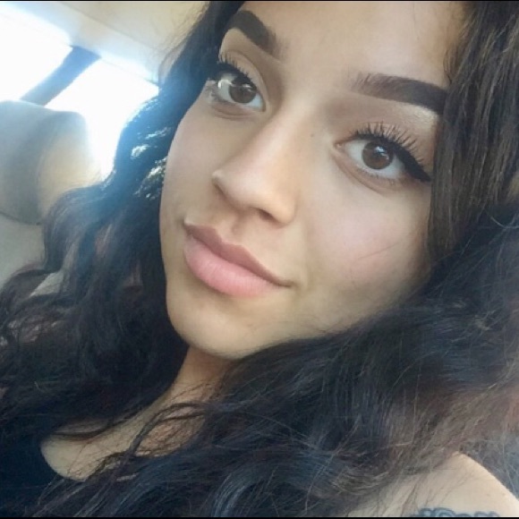 Meet your Posher, Jennifer - Picture 1 of 1